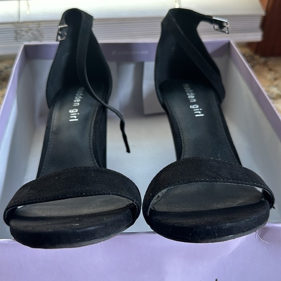 Madden Girl Black Willoow Wedge Sandals - Picture 8 of 9